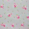 4673 - Grijs met trosjes roze rozen