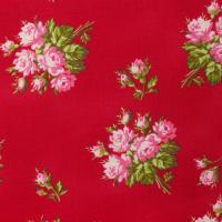 Rood met trossen roosjes