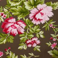 Bruin met grotere rode bloemen