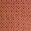 Roze (oud-)met rood en groen bloempje
